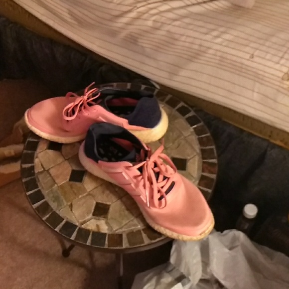 Sneakers - Picture 4 of 5